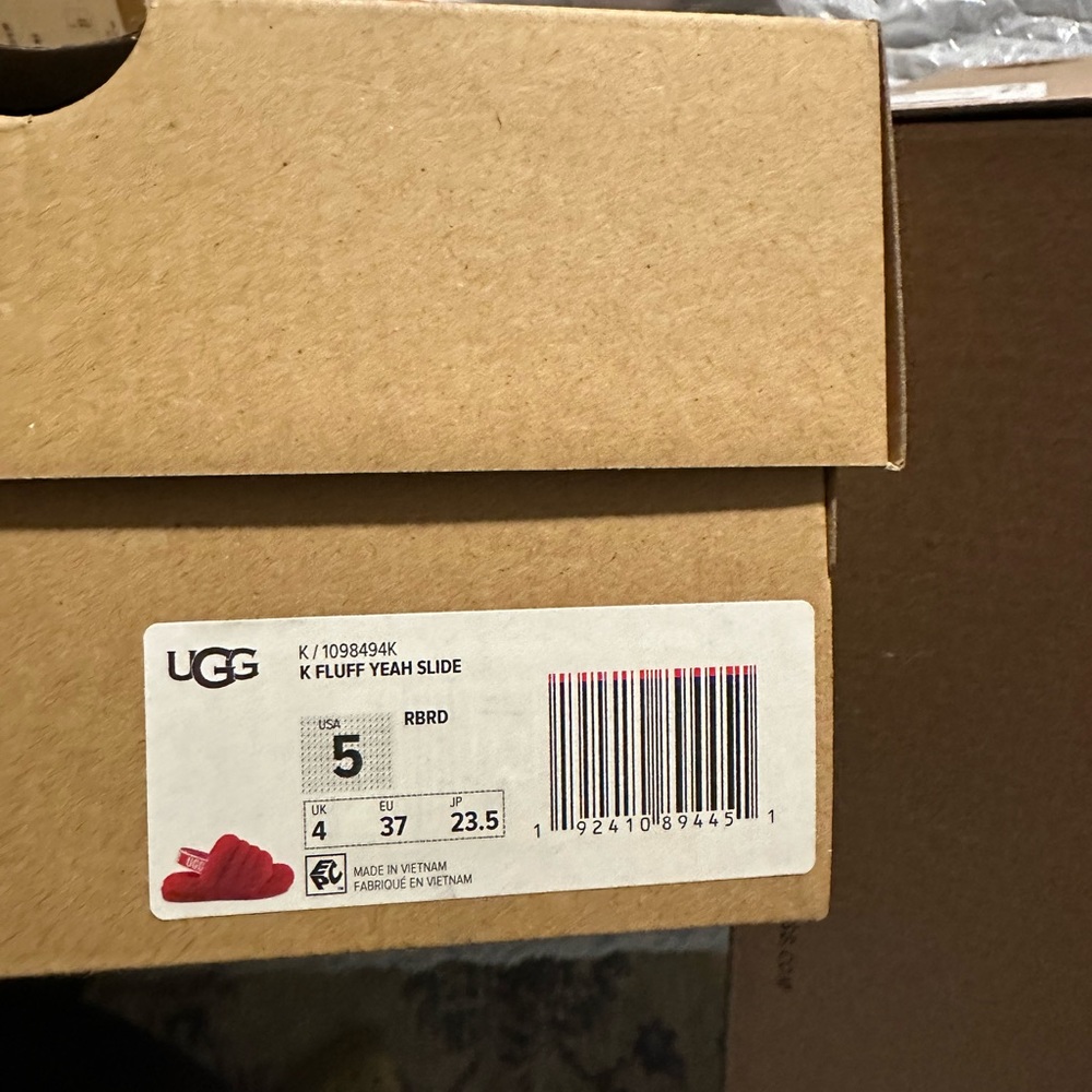 Uggs K Fluffy Yeah slippers